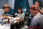 並木あいな《町内会まわしテント》ビクツク俺たちの肉棒はもぉー止められない！！もっと飲んで！その卑猥なボディたっぷりイカしてあげるよぉ！